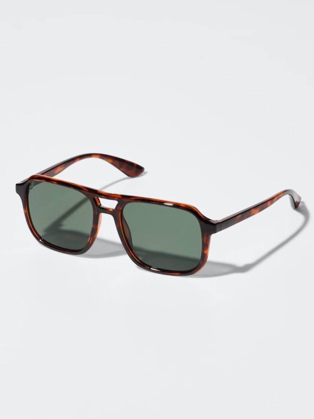 Uniqlo Double Bridge Tortoiseshell Frame Sunglasses with Dark Gray Lenses - Picture 2 of 9